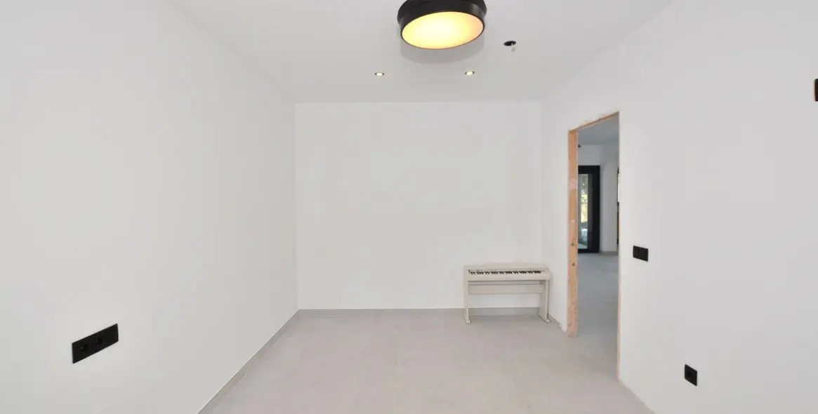 Venta de villa independiente en El Coto 25