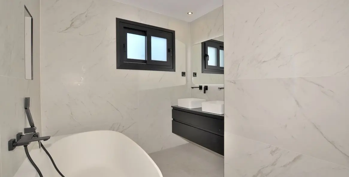 Venta de villa independiente en El Coto 29