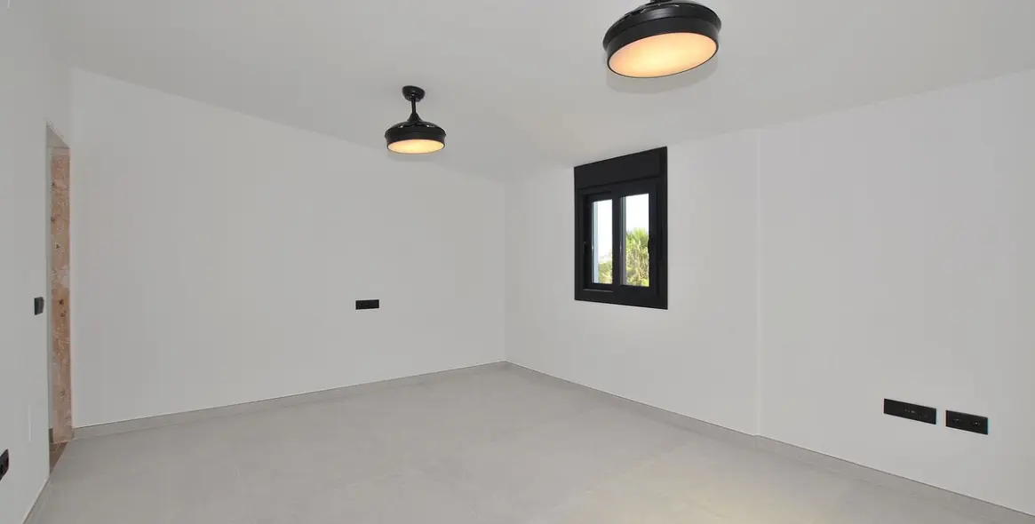 Venta de villa independiente en El Coto 34