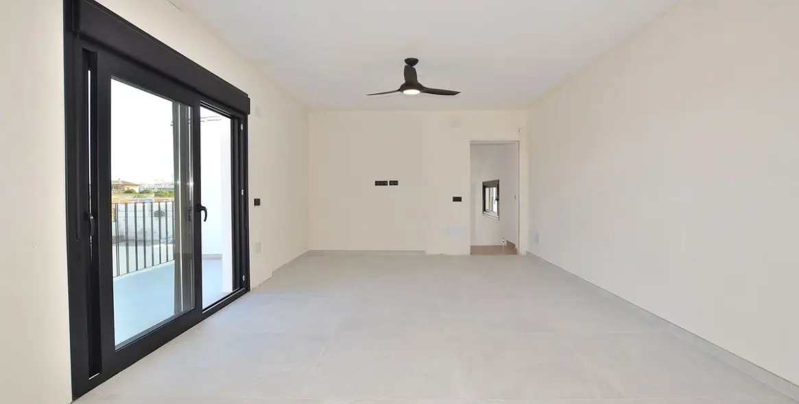 Venta de villa independiente en El Coto 35