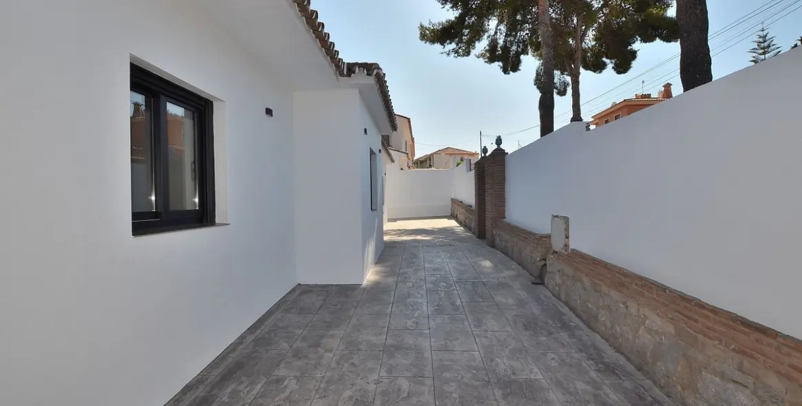 Venta de villa independiente en El Coto 48