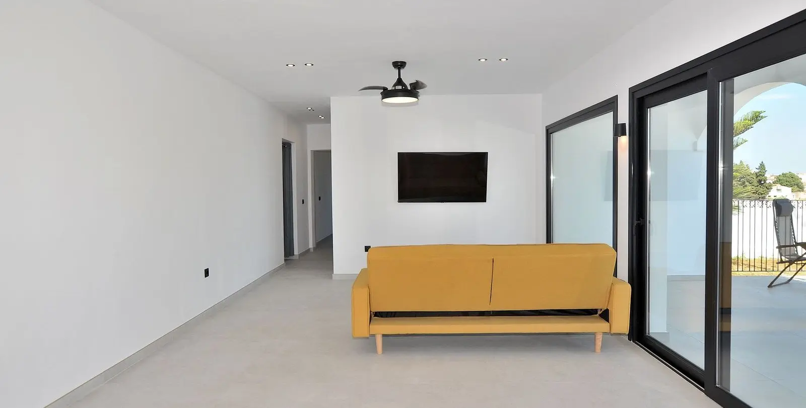 Sale of detached villa in El Coto 13