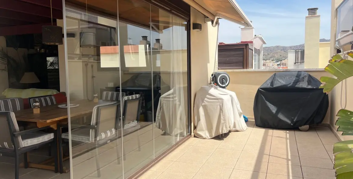 Sale of penthouse duplex in Teatinos 18