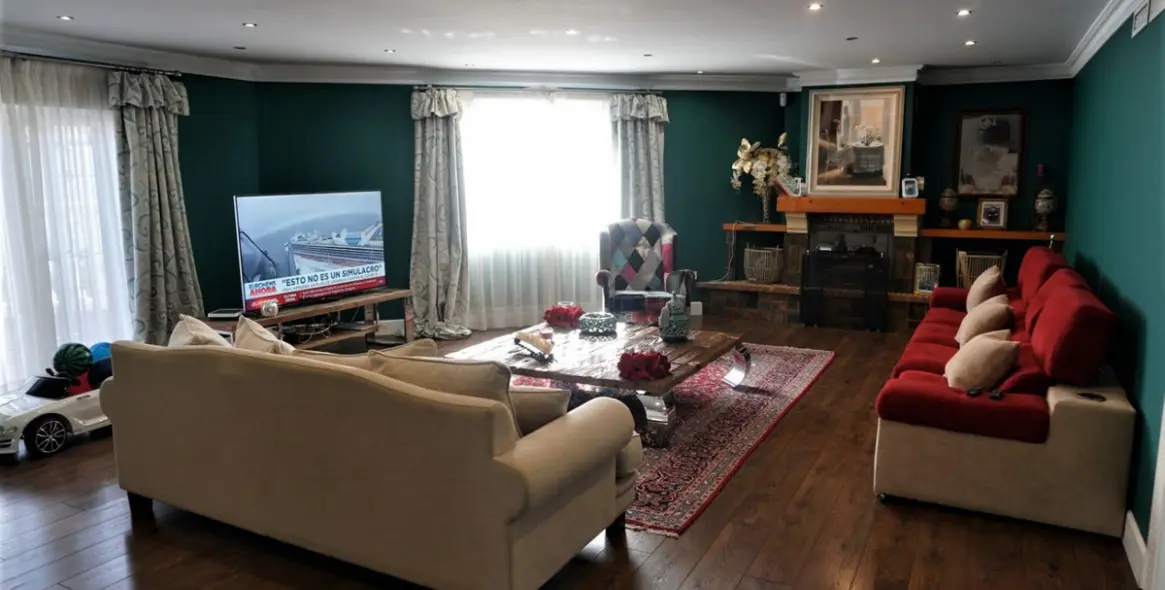 Sale of detached villa in Caleta de Vélez 8