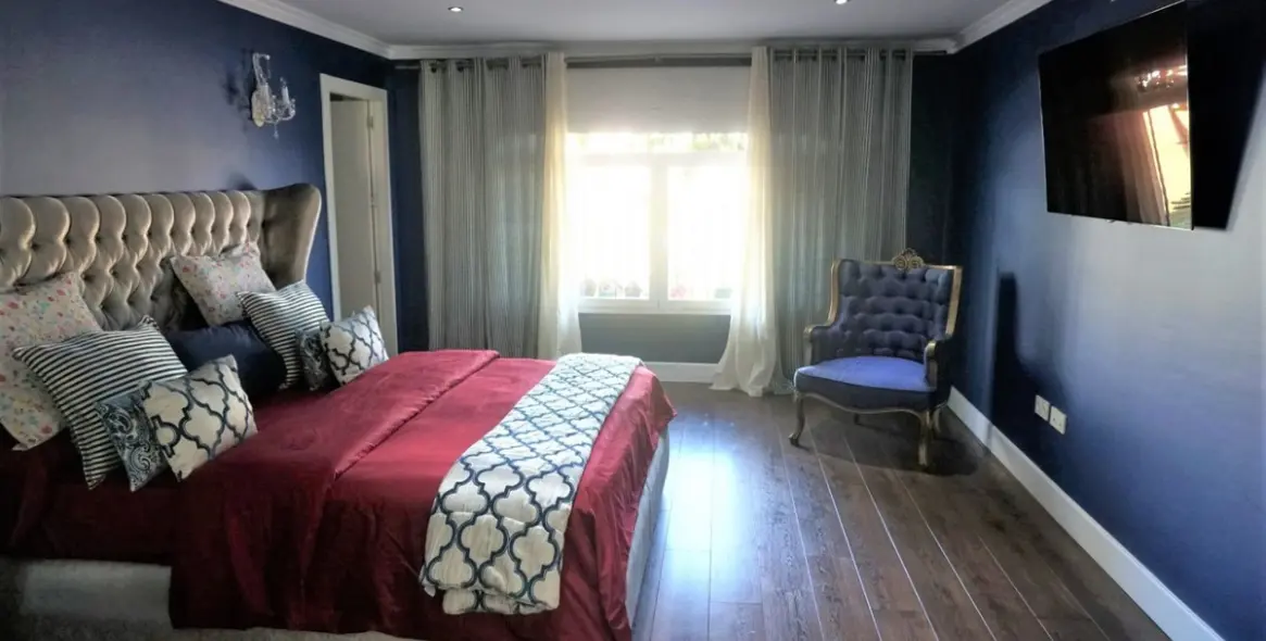 Sale of detached villa in Caleta de Vélez 21