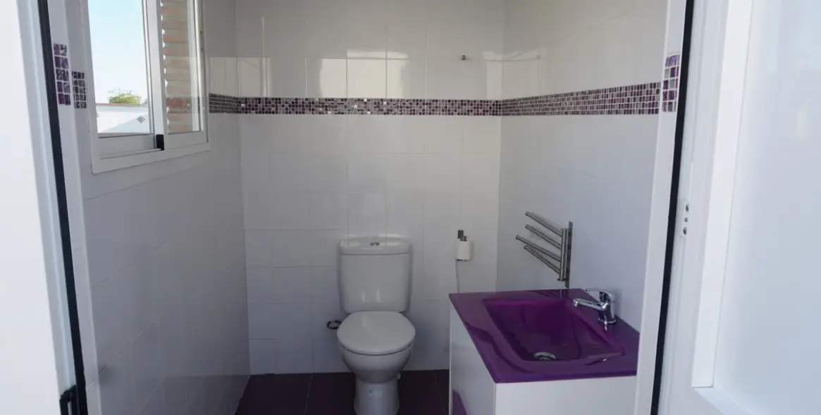 Sale of detached villa in Caleta de Vélez 24