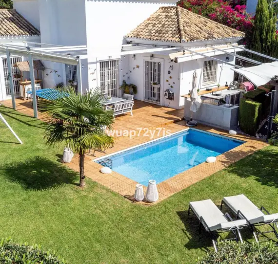 Oтдельно стоящая вилла R5121994