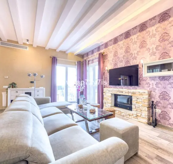 Oтдельно стоящая вилла R5121994