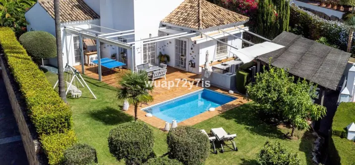 Venta de villa independiente en Istán 1
