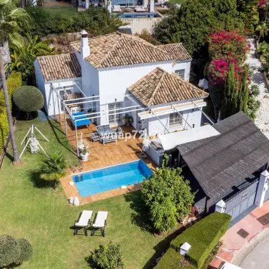 Venta de villa independiente en Istán