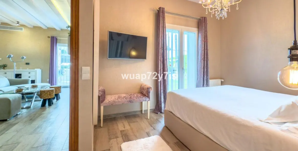 Продажа  отдельно стоящей виллы в Istán 24