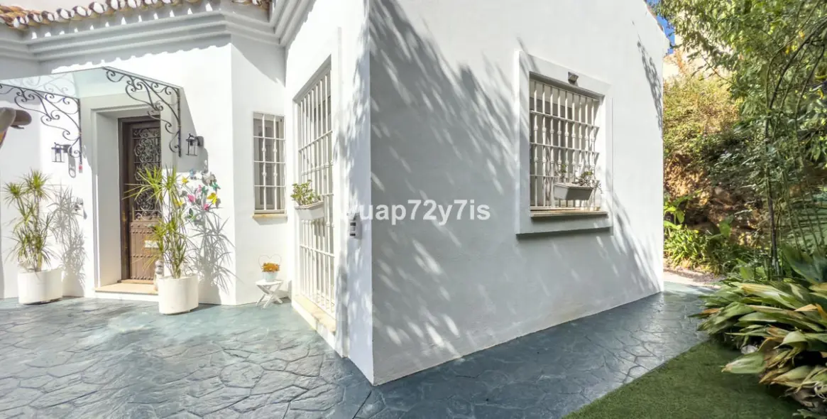 Продажа  отдельно стоящей виллы в Istán 45