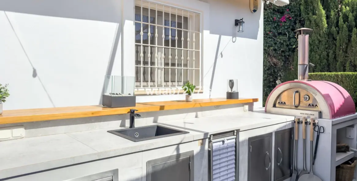 Продажа  отдельно стоящей виллы в Istán 54