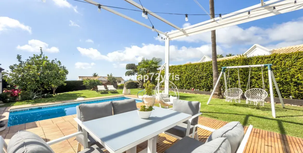 Продажа  отдельно стоящей виллы в Istán 59