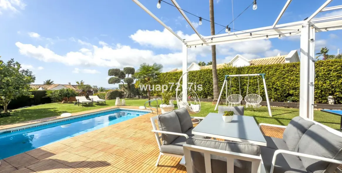 Продажа  отдельно стоящей виллы в Istán 60