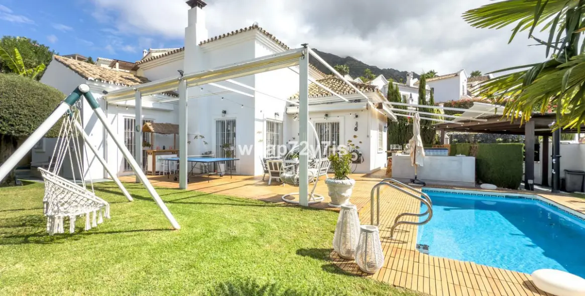 Продажа  отдельно стоящей виллы в Istán 63