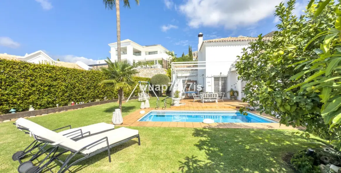 Продажа  отдельно стоящей виллы в Istán 65