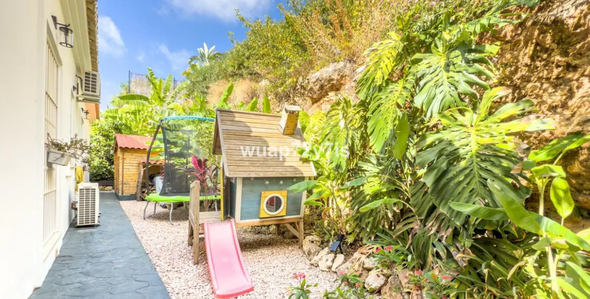 Продажа  отдельно стоящей виллы в Istán 66