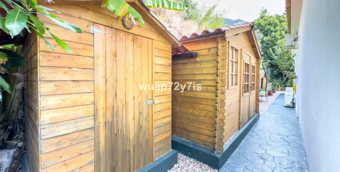 Продажа  отдельно стоящей виллы в Istán 70