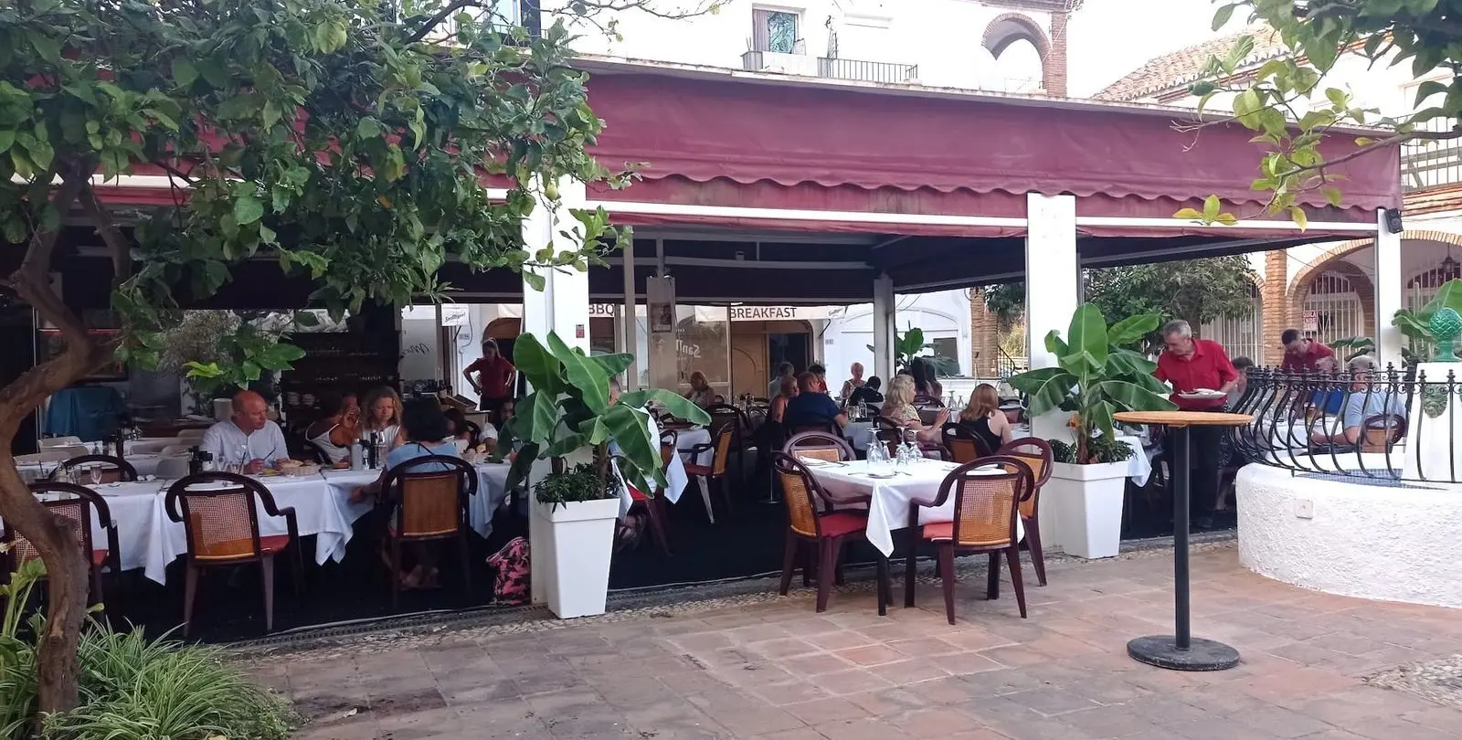 Sale of restaurant in Cabopino 1