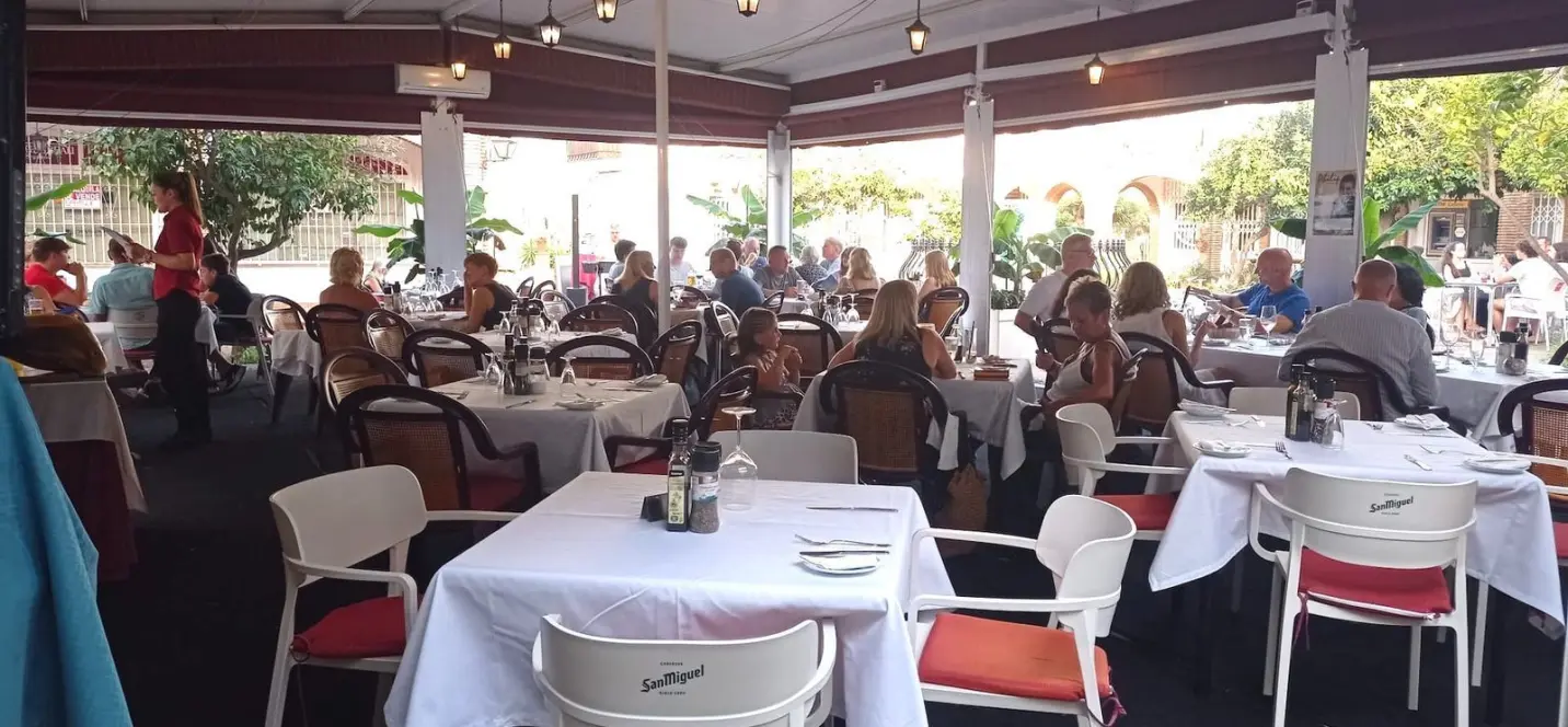 Sale of restaurant in Cabopino 1