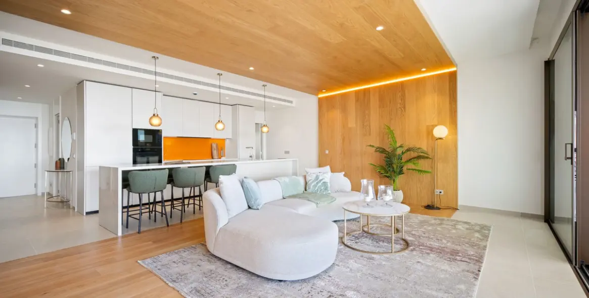 Sale of middle floor apartment in Fuengirola 13