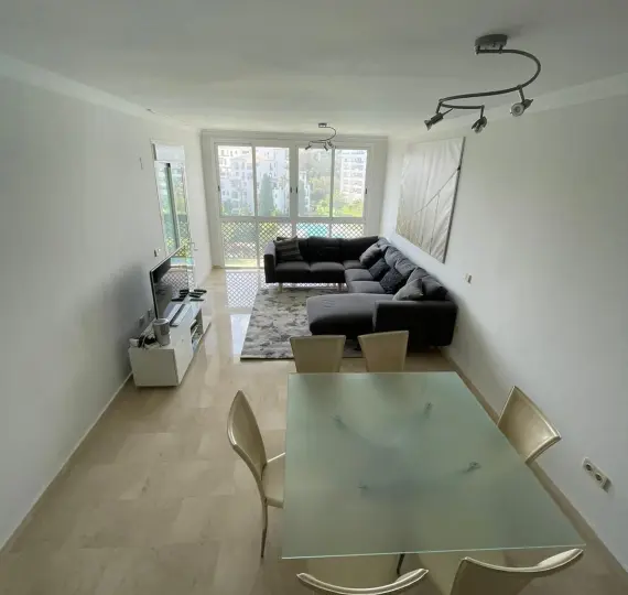Short-term rent of penthouse in Puerto Banús