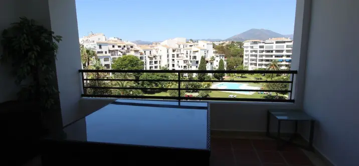 Short-term rent of penthouse in Puerto Banús 4