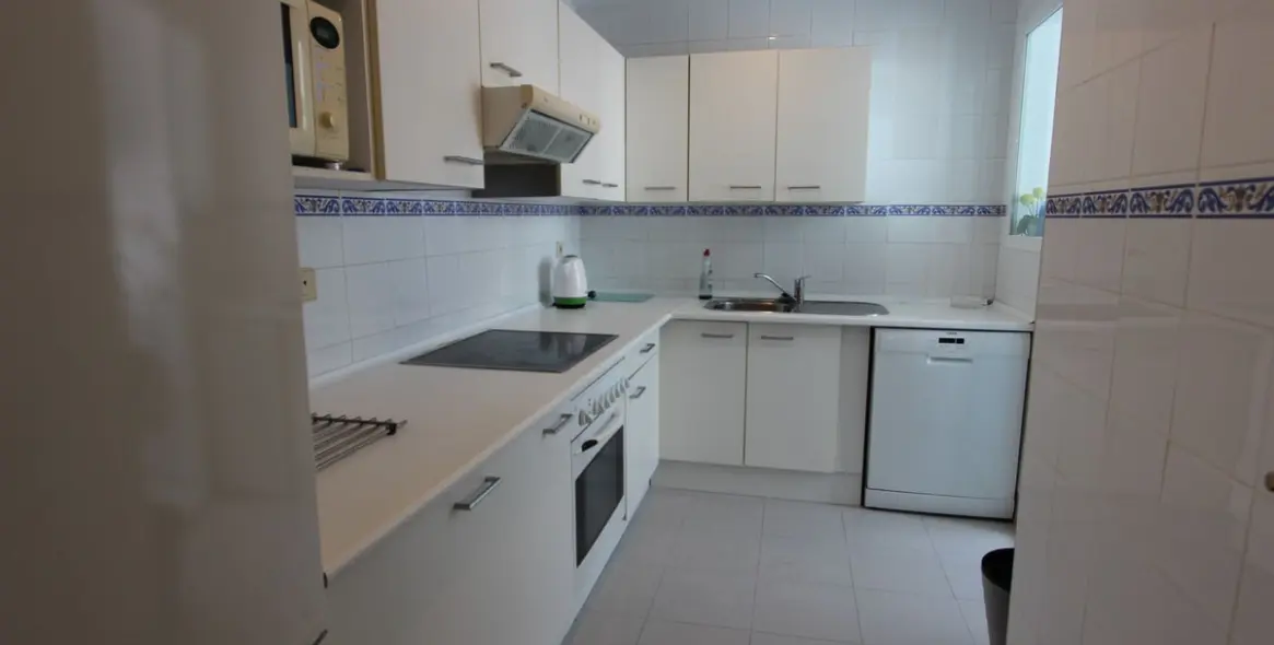 Short-term rent of penthouse in Puerto Banús 10