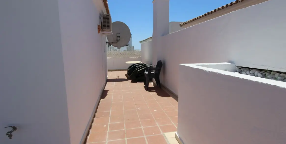 Short-term rent of penthouse in Puerto Banús 20