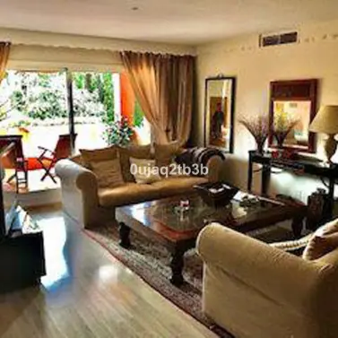 Sale of middle floor apartment in New Golden Mile