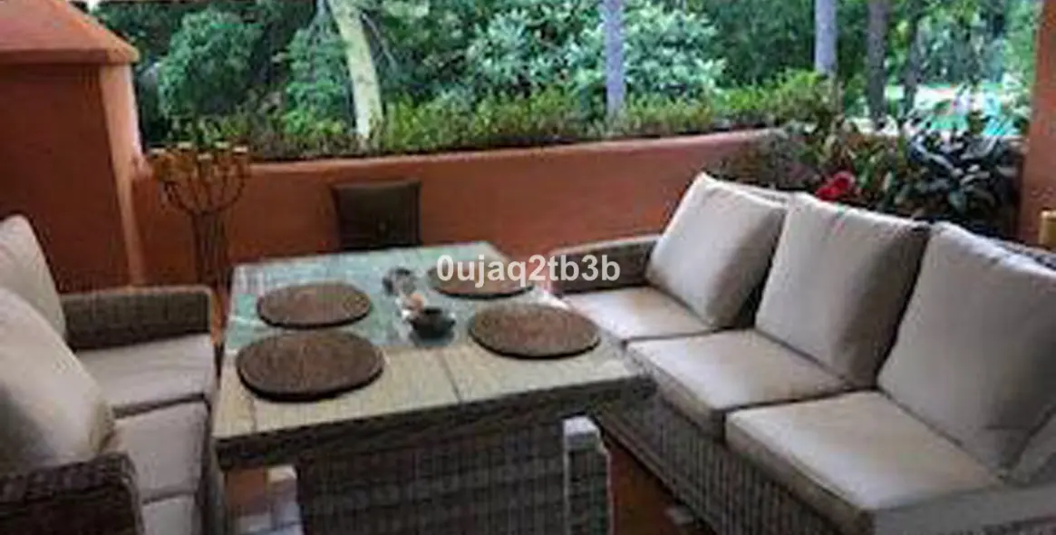 Sale of middle floor apartment in New Golden Mile 3