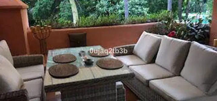 Sale of middle floor apartment in New Golden Mile 2