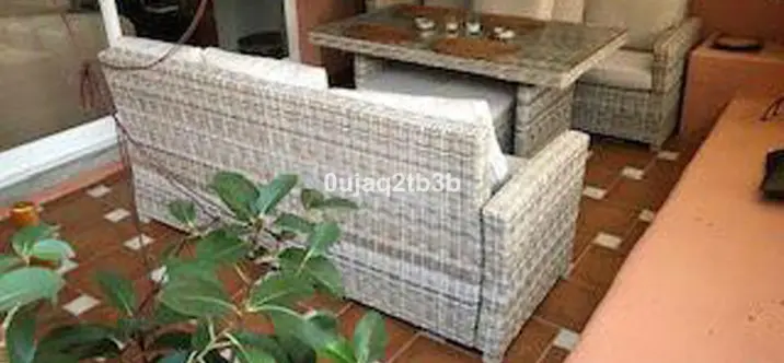 Sale of middle floor apartment in New Golden Mile 3