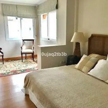 Sale of middle floor apartment in New Golden Mile