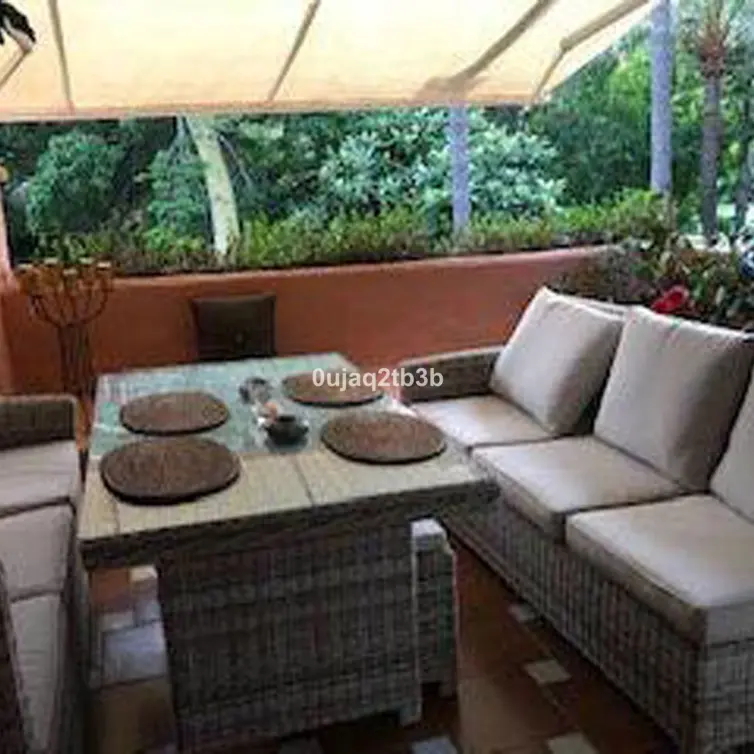 Sale of middle floor apartment in New Golden Mile