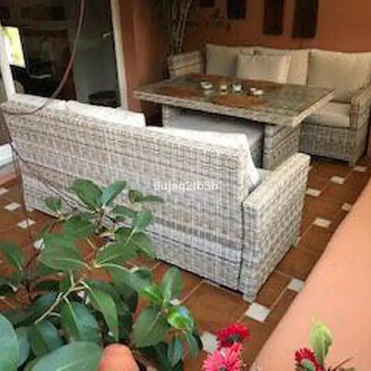 Sale of middle floor apartment in New Golden Mile
