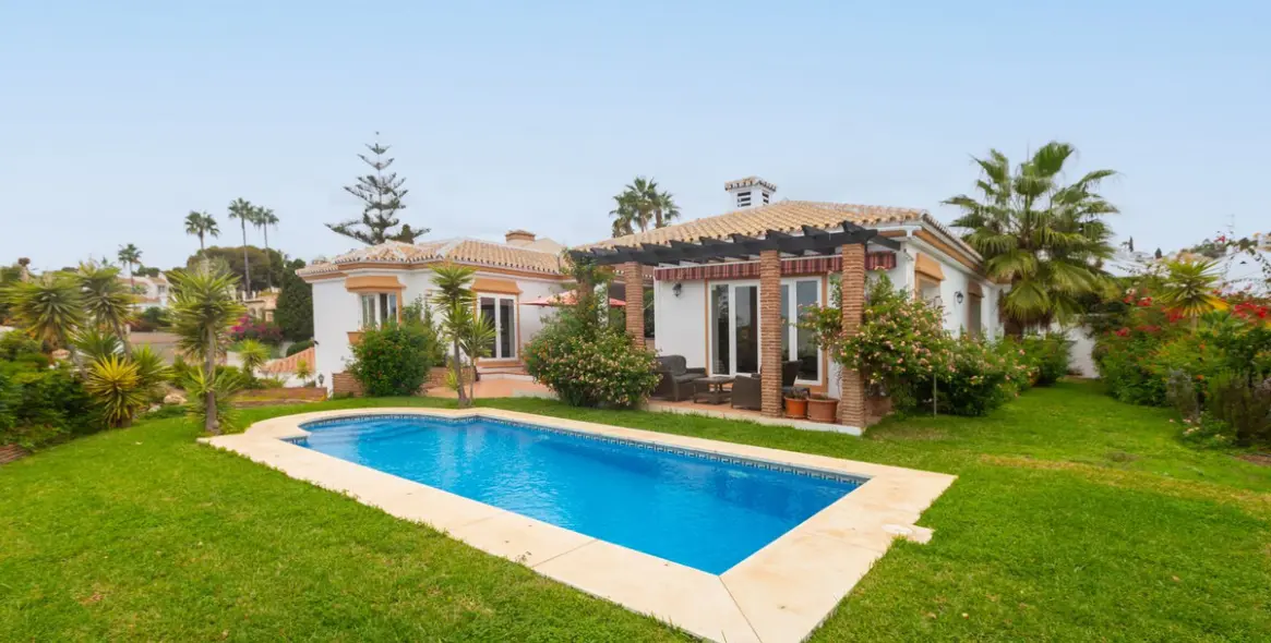 Venta de villa independiente en Mijas Costa 2