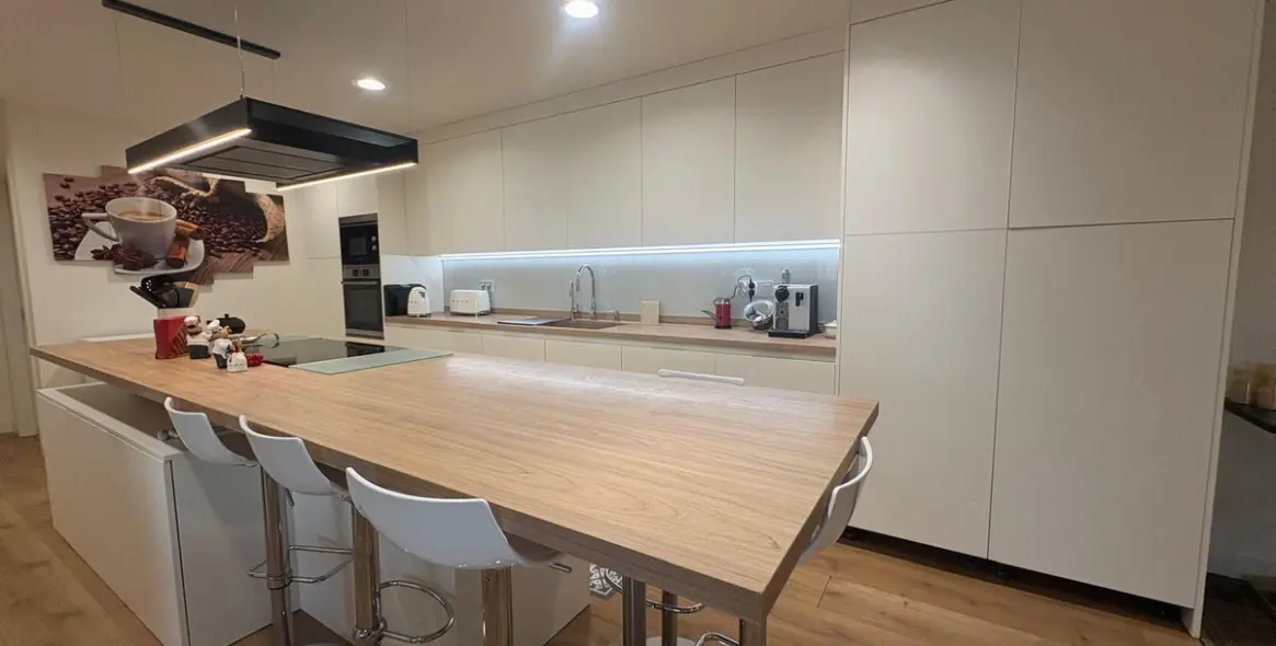 Sale of middle floor apartment in Marbella 12