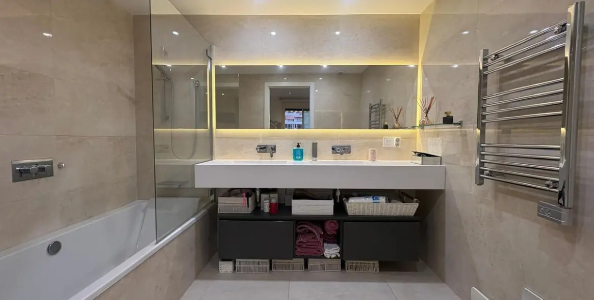 Sale of middle floor apartment in Marbella 17