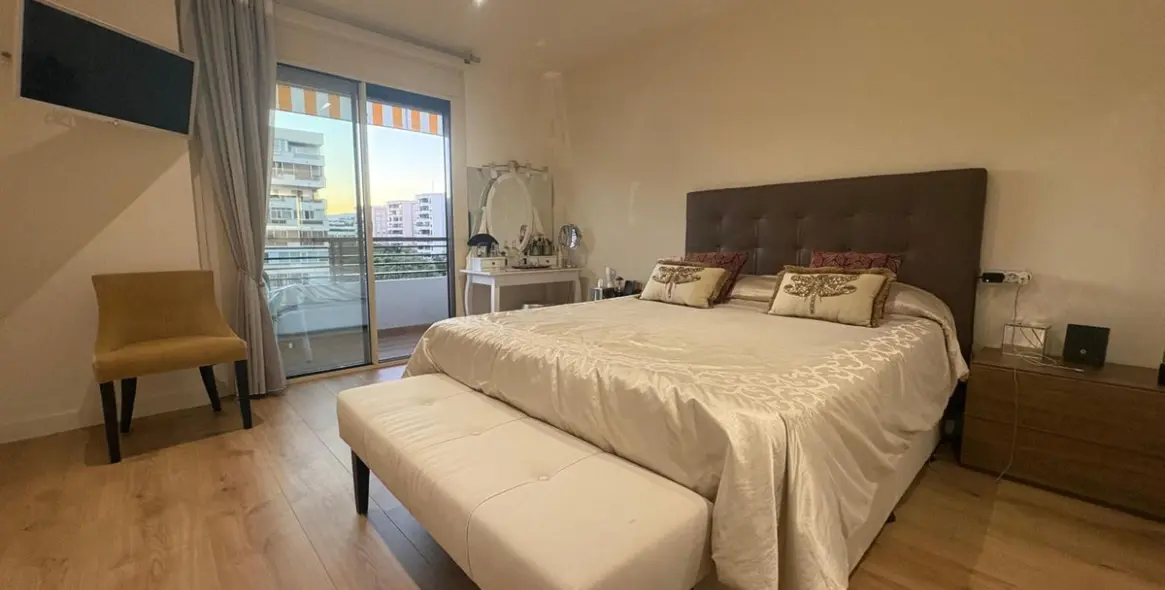 Sale of middle floor apartment in Marbella 19