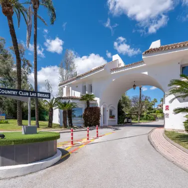 Sale of ground floor apartment in Nueva Andalucía