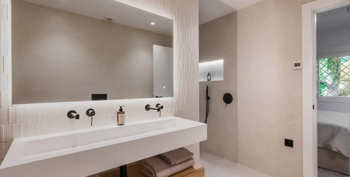 Sale of ground floor apartment in Nueva Andalucía 17