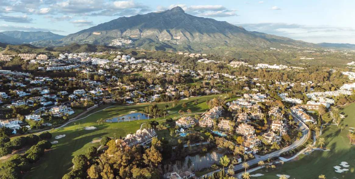 Sale of ground floor apartment in Nueva Andalucía 26