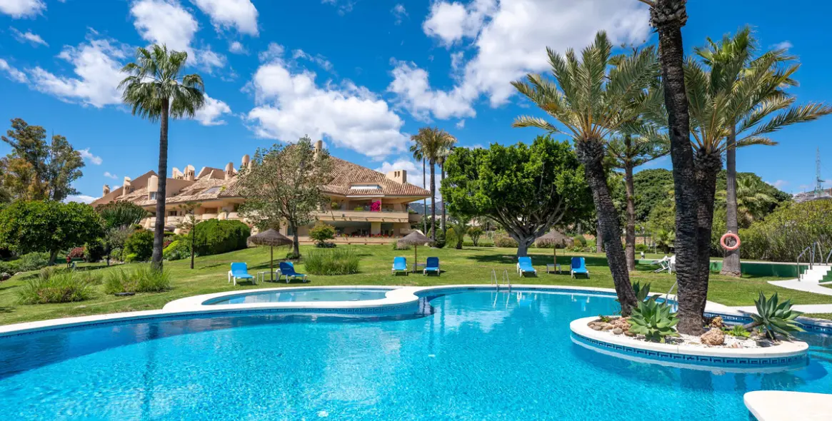 Sale of ground floor apartment in Nueva Andalucía 29