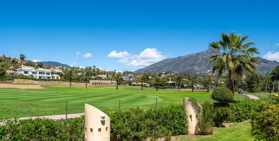 Sale of ground floor apartment in Nueva Andalucía 31