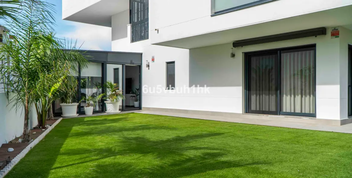 Sale of ground floor apartment in Torremolinos 1