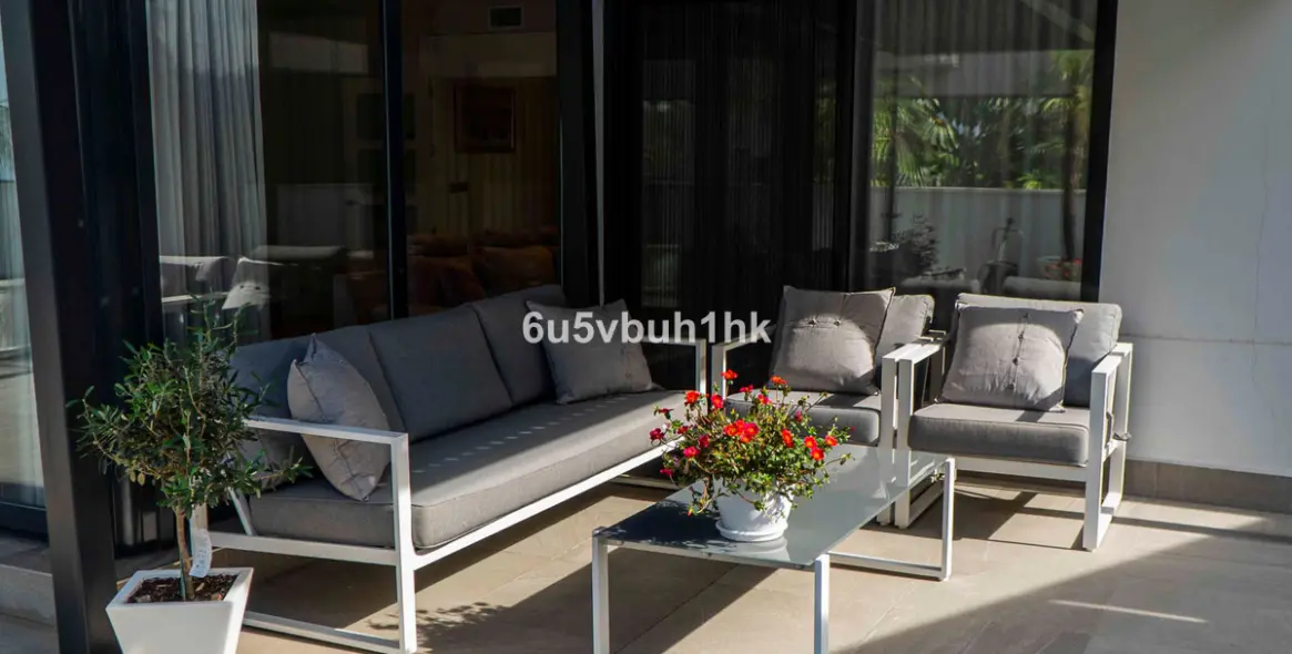 Sale of ground floor apartment in Torremolinos 10