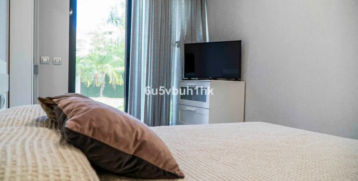 Sale of ground floor apartment in Torremolinos 23