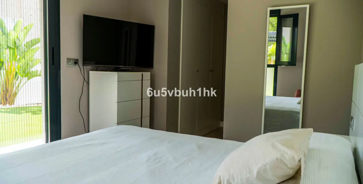 Sale of ground floor apartment in Torremolinos 32